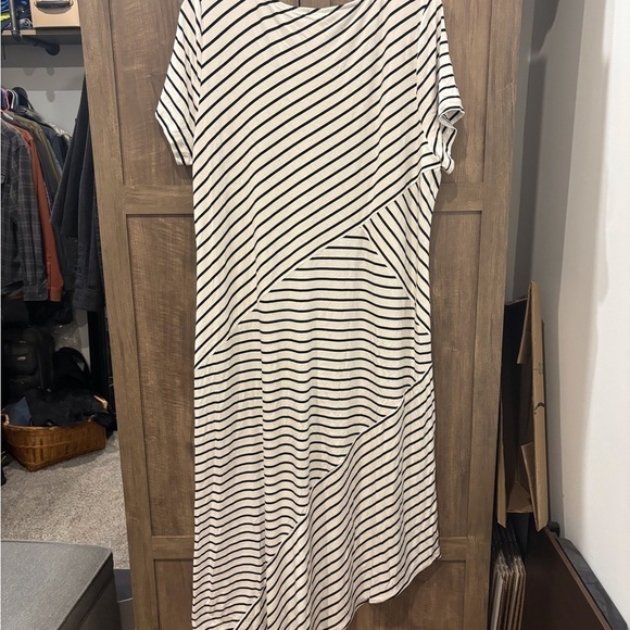 Chico’s Size 3 (XL) Striped Asymmetrical Hem Maxi Dress Jersey Knit Stretch - Picture 2 of 9